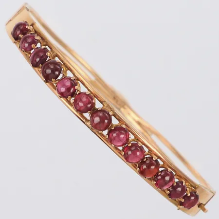 Stelt armband med lila stenar, Ø60mm, bredd 6mm, skev, 14K Vikt: 8,7 g