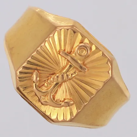 Klackring ankare stl:19½, bredd 14mm, skev, bucklig, 21K  Vikt: 4,1 g