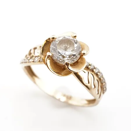 Ring m vit sten, stl 19(), Ø11mm, 18k Vikt: 3,4 g