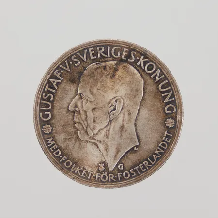Mynt Gustaf V Sveriges riksdag 500 år 1435-1935, Ø36mm, nominellt värde 5kr, 900/1000 silver, Vikt: 25 g