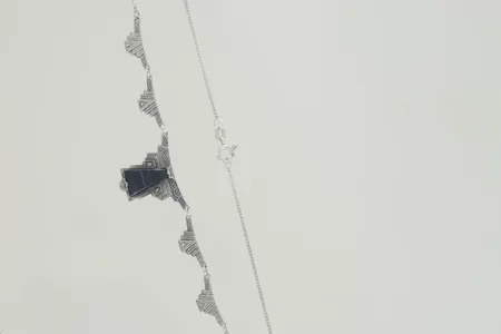 Collier med stenar längd 48 cm silver 925/1000 Vikt: 6,9 g