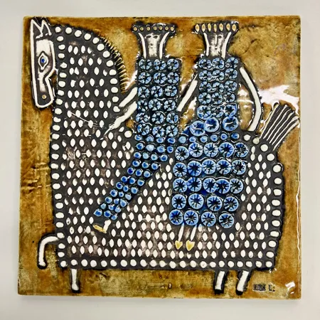 Väggplakett ryttare ur serien Unik, signerad Lisa Larson (1931-2024), Gustavsberg, etikettmärkt, 22,5x22,5cm, stengods