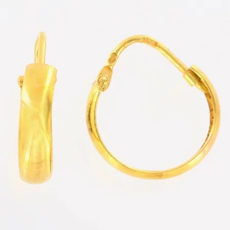 Ett par örhängen ca 18mm, bredd ca 4mm, 18K Vikt: 2,3 g