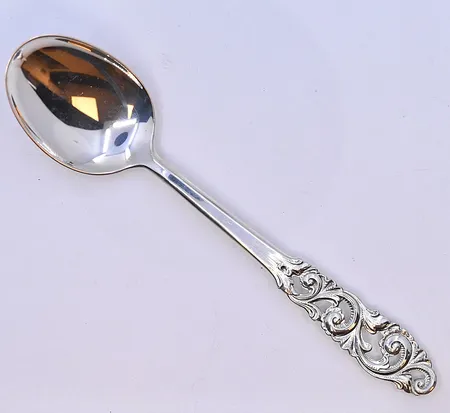 8 skedar längd 15,5 cm, silver 830/1000. Vikt: 198,5 g