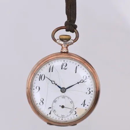 Fickur, i silver 49mm, liten sekundvisare, innerboett i metall, skadad urtavla, går ej, 800/1000