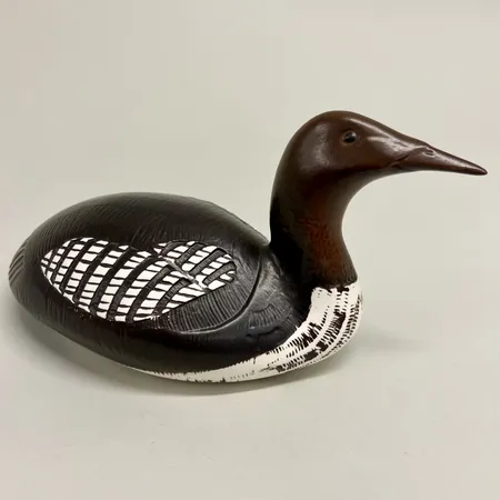 Figurin, lomfågel, signerad Paul Hoff, Gustavsbergs studio, längd 20cm, etikettmärkt, glaserat stengods Skickas med paket.