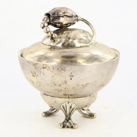 Sockerskål med lock modell  2E Magnolia/Blossom, höjd:ca 10cm, stämplat: GJ, importstämpel, sterling, silver 925/1000  Vikt: 214,3 g