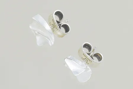 Ett par örhängen höjd 10 mm, silver 925/1000 Vikt: 2,8 g