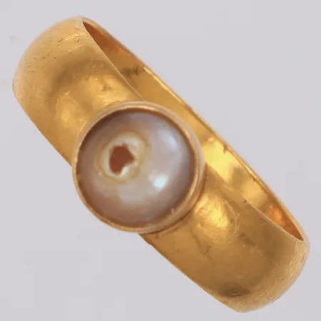 Ring pärla, gravyr, defekt, 23K  Vikt: 6,4 g