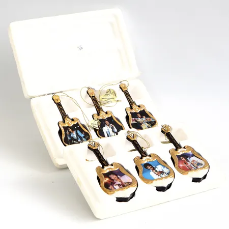 Julgranskulor 6st The Performer Bradford Exchange, porslin, från kollektionen Elvis of the Century, höjd:12cm, bredd:5cm, spelknappen går ej.  Vikt: 0 g Skickas med paket.