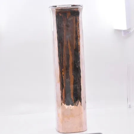 Vas Eric Löfman höjd 24 cm, bredd 7 cm graverad botten 830/1000. Vikt: 402,3 g