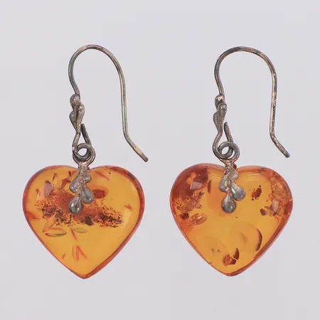 Örhängen med bärnsten, längd 41,5mm, bredd 20,8mm, silver  Vikt: 5,2 g