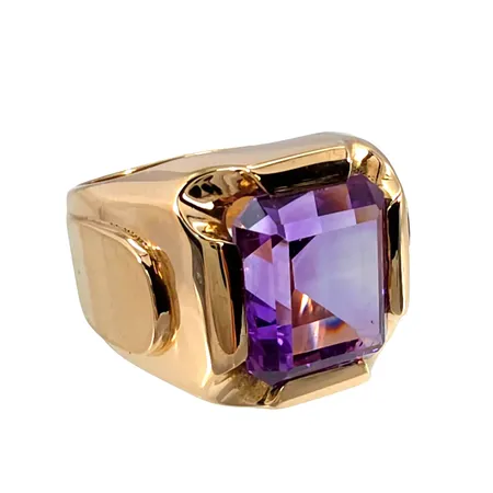Klackring, 14K guld, Ametist 10x12 mm, stl:19,0 mm, bredd 6,7 - 16,5 mm, sten utan anmärkning Vikt: 10,9 g