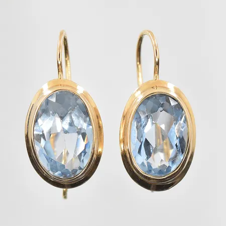 Örhängen med ljusblå stenar längd 20 mm bredd 10 mm, 14K. Vikt: 3 g