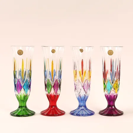 Fyra glas/vaser Murano Italien, polykrom dekor, etikettmärkta, höjd 17cm, slitage, färgbortfall.   Vikt: 0 g Skickas med postpaket.