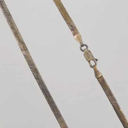 Kedja 43cm, bredd 3mm, ojämnheter 925/1000 silver  Vikt: 6,8 g