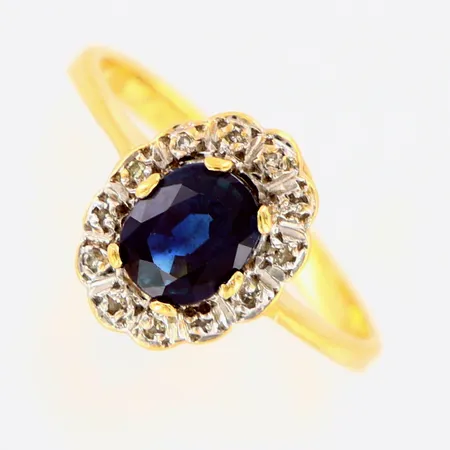 Ring med safir och diamanter 11x0,005ct, carmosé, stl:16, bredd framtill ca 11mm, 18K Vikt: 2,4 g