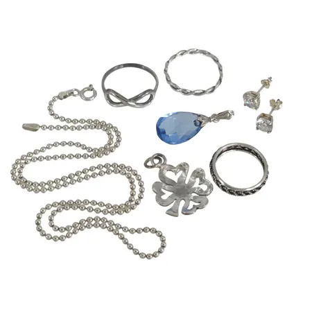 Silversmycken bl.a. hänge med blå sten, längd 30 mm, halskedja kullänk, längd 45,5 cm, örhängen ett par, vita stenar, Ø6 mm Vikt: 15,1 g