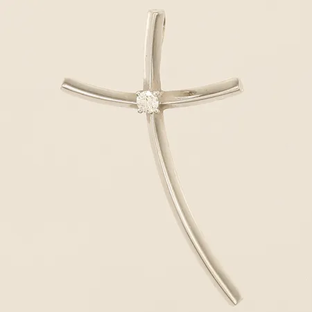 Hänge kors med diamant ca0,03ct, längd 32mm bredd 19mm vitguld, 18K Vikt: 1,6 g