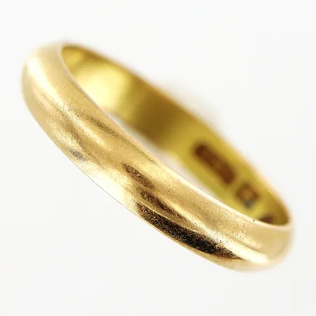 Ring slät stl:19, bredd 3,5mm, gravyr, 18K Vikt: 4,4 g