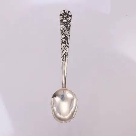 Udda kaffesked modell Rosen, gravyr, silver 830/1000 Vikt: 11 g