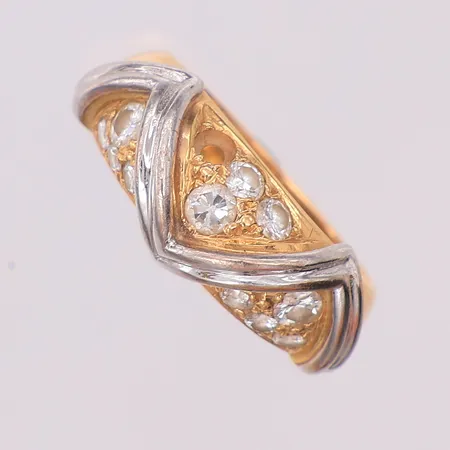 Ring diamanter 0,62ctv enligt gravyr stl:17¼, saknar en diamant, kattfot, 18K Vikt: 7,6 g