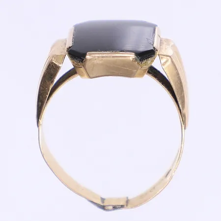 Ring med svart sten stl: 19 bredd 4-17mm, defekt, 14K Bruttovikt: 4,5g 