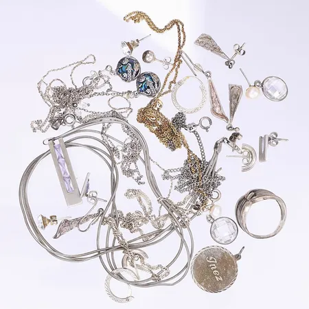 Diverse silver delvis med sten delvis defekt 830/1000 Bruttovikt: 61,6g Vikt: 61,6 g