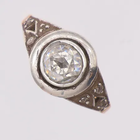 Ring diamant rosenslipning ca 0,80ct Ca(M)Si stl:16¾ små rosenstenar, en saknas, silverfattning 14k Vikt: 3,7 g