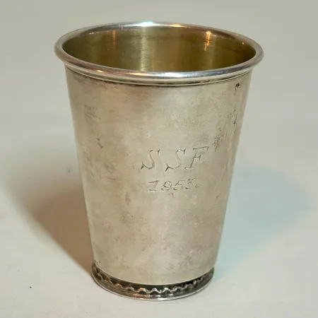 Pokal 5,5cm, gravyr, silver 830/1000 Vikt: 31,3 g
