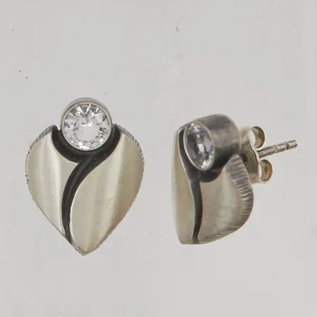 Ett par örhängen med bergkristall Finnfeelings Karl Laine 17x12mm 925/1000 Silver 3,8g.