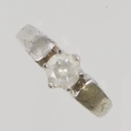 Ring Chanti stl:19½ vit sten 925/1000 Silver 4,3g.