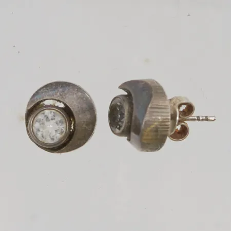 Ett par örhängen med bergkristall Finnfeelings Karl Laine 10mm 925/1000 Silver 2,6g.
