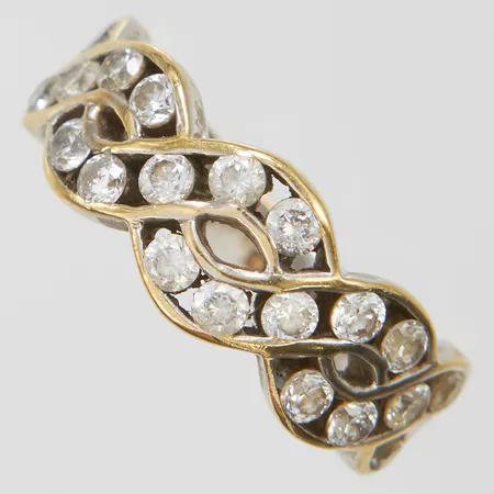 Ring med vita stenar stl:16½, bredd: 4-7,8mm, 18K Vikt: 6,5 g
