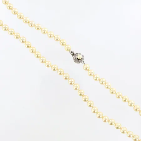 Pärlcollier odlade pärlor Ø6mm, lås 18K 48cm Vikt: 0 g