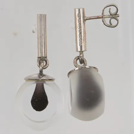 Ett par örhängen med glasdetaljer Kosta Boda 20cm etui 925/1000 silver  Vikt: 0 g