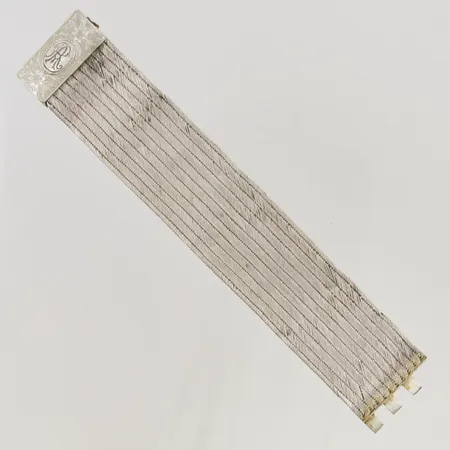 Armband 17, defekta länkar gravyr, ostämplat silver 33,4g.