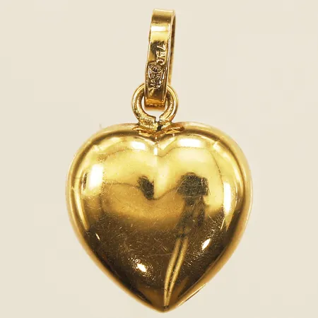 Hänge hjärta, längd 19mm inklusive ögla, bredd 11,5mm, repigt, 18K Vikt: 1,1 g