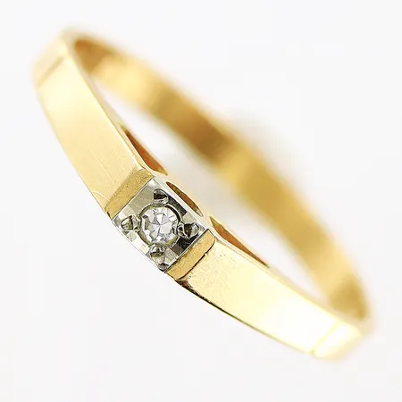 Ring med diamant 8/8-slipad ca 0,02ct stl:17¾, skena 2mm, 18K Vikt: 1,7 g
