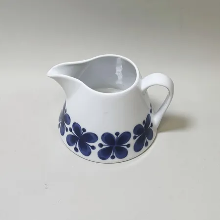 Mjölkkanna Mon Amie Marianne Westman för Rörstrand höjd 8cm. 