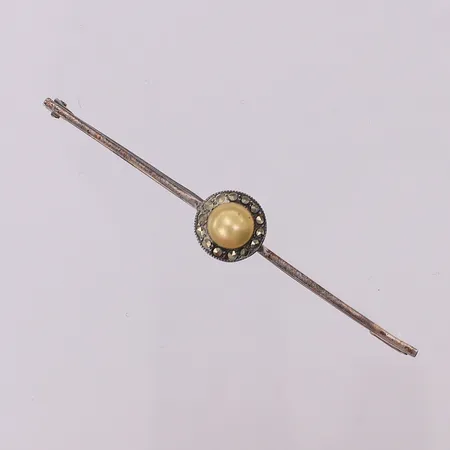 Brosch plastpärla Ø6mm pyriter, längd 6cm, kattfot, silver 830/1000 Vikt: 2,6 g