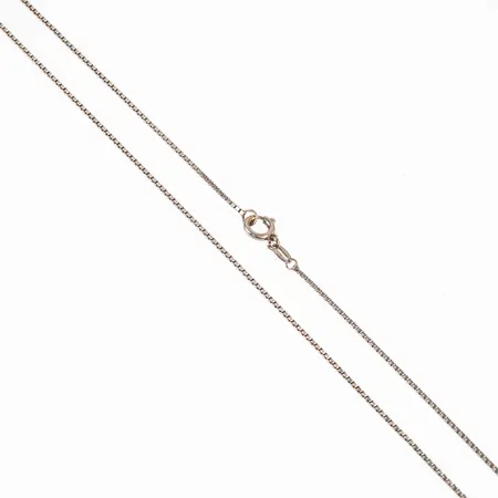 Kedja Venezia 46,5cm bredd 0,9mm, defekt springring, lagningar, vitguld 18K 3,2g. 