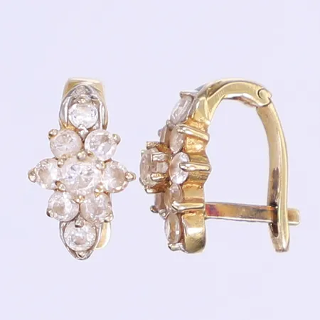 Ett par örhängen med vita stenar 14x8mm mycket slitna 14K Bruttovikt: 3,5g Vikt: 3,5 g