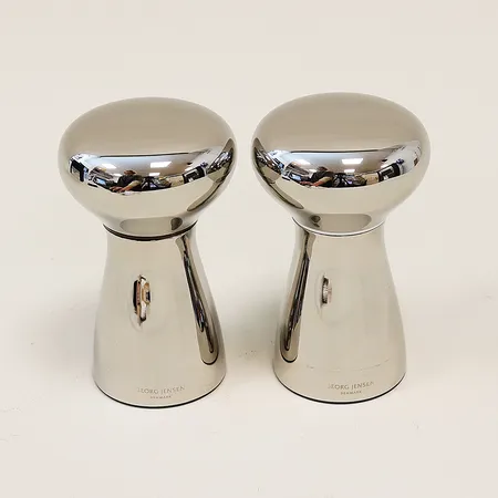 Salt och pepparkar Georg Jensen Living Alfredo Collection höjd 11,5cm Ø70mm, smärre skav, originalkartong, 