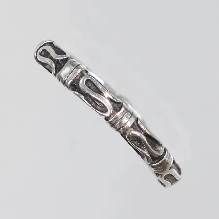 Ring, stl:16¾, bredd 1-3mm, skev, defekt, 925/1000 silver Vikt: 1,5 g