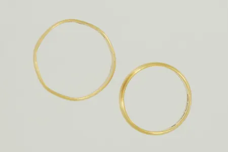 Ringar gravyr/ojämn 23K Vikt: 10,3 g