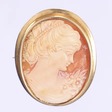 Brosch med camé 44x34mm 18K Bruttovikt: 10,8g Vikt: 10,8 g