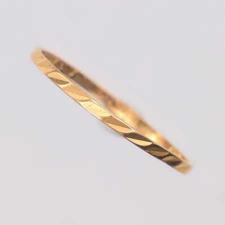 Ring mönstrad stl:16¾, Ceson, gravyr, 18K Vikt: 0,5 g