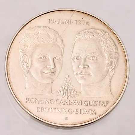 Jubileumsmynt 50kr, Ø36mm, Kungabröllopet 19 juni 1976 Konung Carl XVI Gustav och Drottning Silvia, silver 925/1000 27g Vikt: 27 g