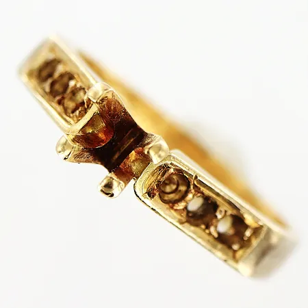 Ring stl:16¼, defekt, skev, gravyr, 18K Vikt: 4,6 g